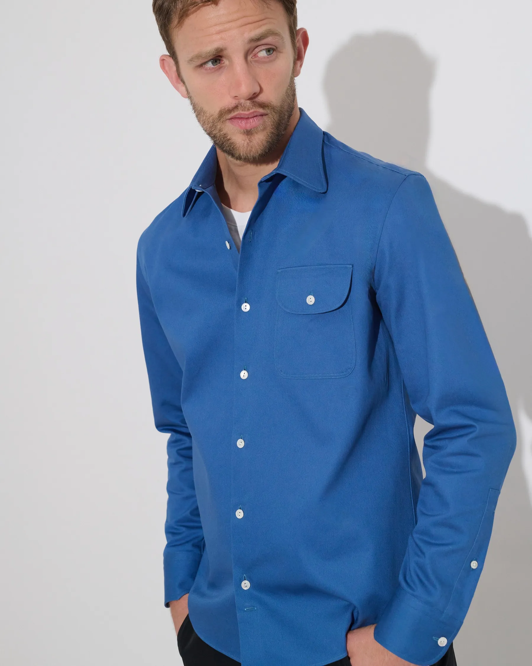 HELLENICE-02__worker-blue-9
